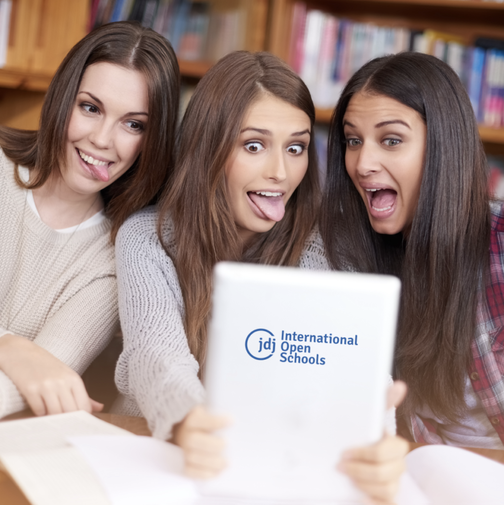 Uczennica radzi: jak skończyć rok w amerykańskim liceum online bez spiny i zaległości